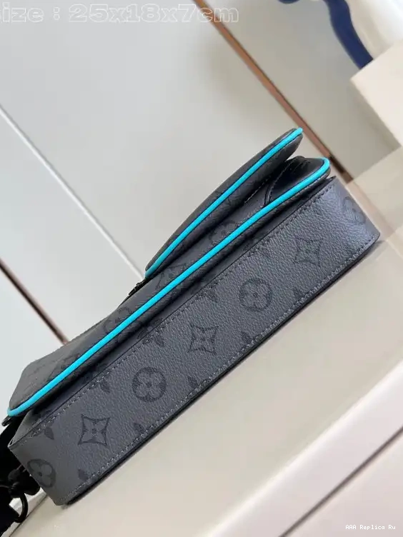 AAA Pruses Bags VUITTON TRIO LOUIS MESSENGER 0704
